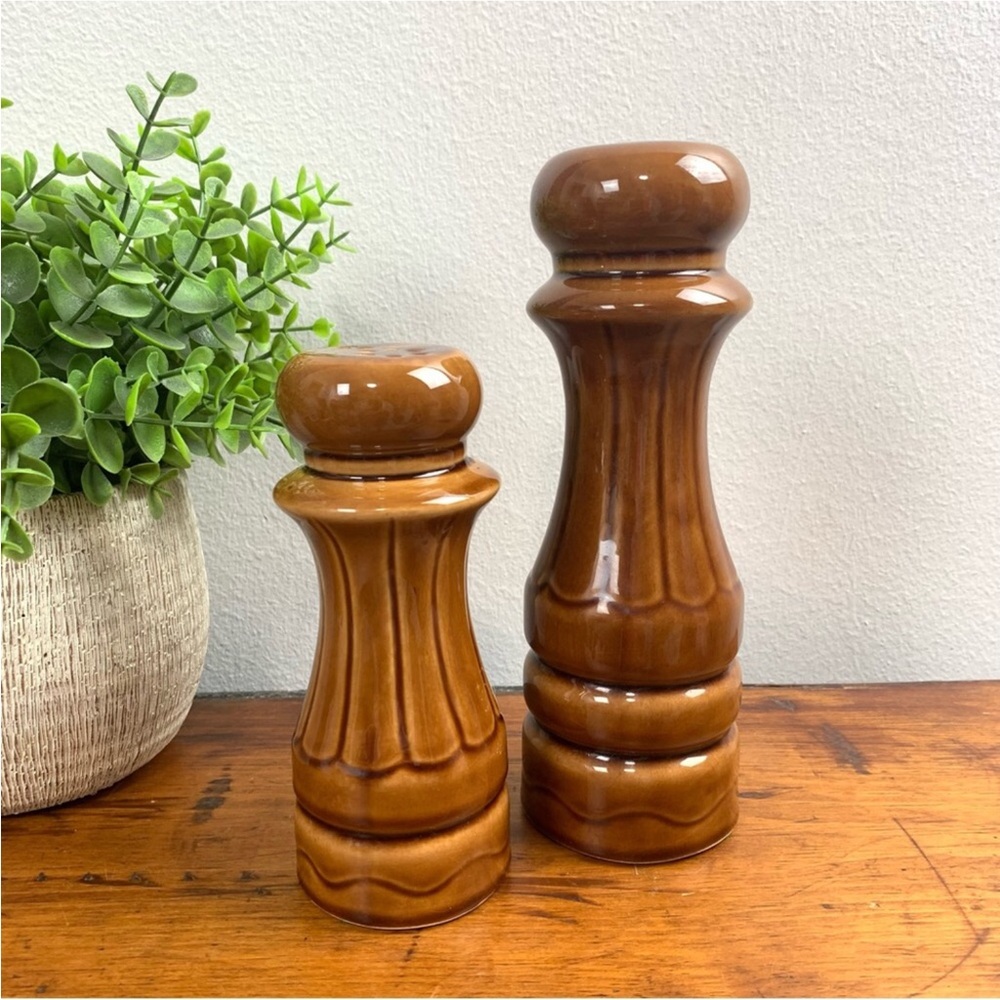Vintage | Ceramic Salt and Pepper Shakers
